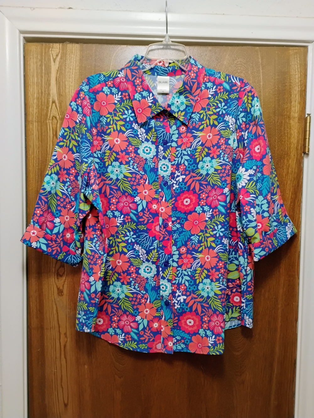 Ladies Blair Floral Button-Down Shirt in Blue and Pink. Size XL